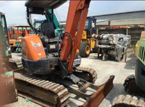 ขายรถขุดHITACHI  zx35 รถเก่านอกมีใบอินวอย ไม่เคยใช้งานในไทย ราคา480,000บาท  สนใจติดต่อ:099-907-9273กิ๊ฟค่ะ