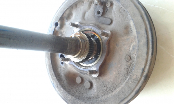 ขายเพลาข้างวีโก้ มี  ABS ติดแผงจาน