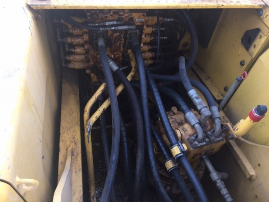 ขายแบคโฮ KOMATSU PC200-8 ทำงาน 9583ชั่วโมง ปี53 สนใจโทร 081-970-1072