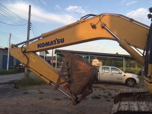 ขายแบคโฮ KOMATSU PC200-8 ทำงาน 9583ชั่วโมง ปี53 สนใจโทร 081-970-1072