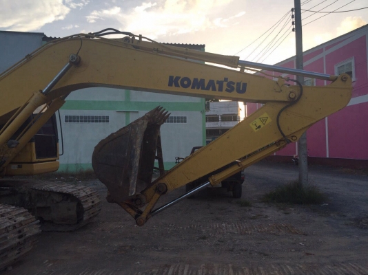 ขายแบคโฮ KOMATSU PC200-8 ทำงาน 9583ชั่วโมง ปี53 สนใจโทร 081-970-1072