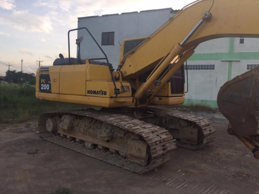 ขายแบคโฮ KOMATSU PC200-8 ทำงาน 9583ชั่วโมง ปี53 สนใจโทร 081-970-1072
