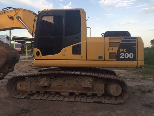 ขายแบคโฮ KOMATSU PC200-8 ทำงาน 9583ชั่วโมง ปี53 สนใจโทร 081-970-1072