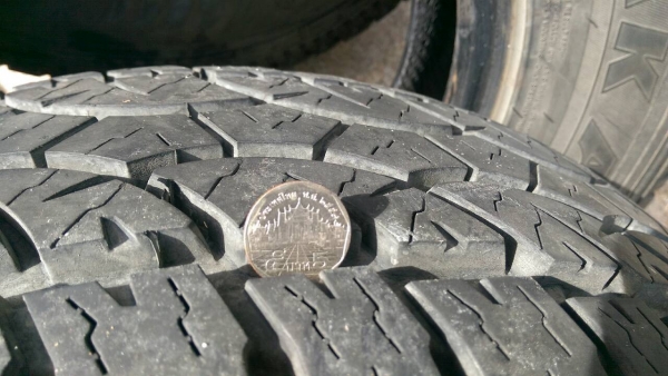 ยางสภาพเกือบ 90\%ขายเหมา 8เส้นราคาเพียง3800 บาท ยางสภาพเกือบ 90\%ขายเหมา 8เส้นราคาเพียง3800 บาท