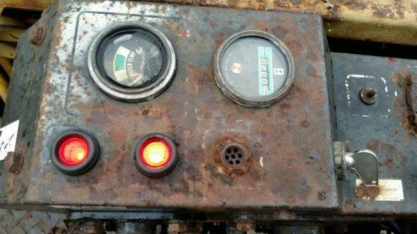 ขายรถแบคโฮ KOMATSU PC40-2 ตัวเดินรุ่น 1 เอกสารอินวอย ราคา 215000