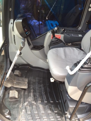 KOBELCO SK200-8 YN12 Super รถปี2011ใช้งานมา 3 ปี 4 เดือน ชัวโม6,xxx รถสีเดิมรถ สวย ใช้งานได้ดี ไม่มีน้ำมันรั่วแม้แต่หยดเดียวรับปะกัน  สนใจ 0890854790 ด่วน!!!!