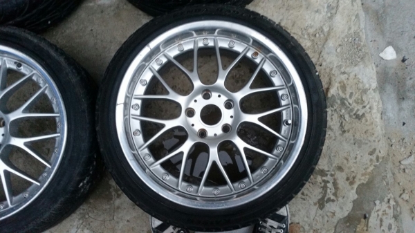 แม็กพร้อมยางขอบ18