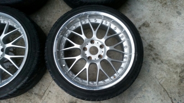 แม็กพร้อมยางขอบ18