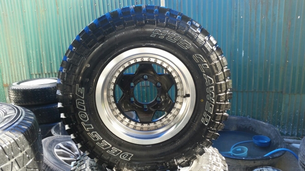 แม็กพร้อมยาง 30&times;9.5R15 ยางใหม่