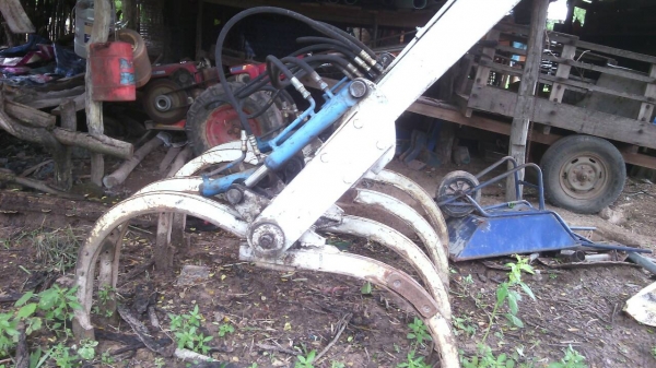 ขายคีบ ขายคีบ