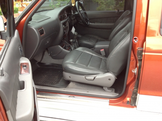 ฟอดเรจเจอ สี่ประตู โฟวิล เครื่อง 2500 เทอโบ โฟวิล ฟอดเรจเจอ สี่ประตู โฟวิล เครื่อง 2500 เทอโบ โฟวิล