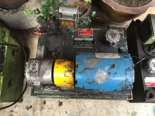 ขายเหมา ชุดปั้มไฮดรอลิก 3 ชุด ขายเหมา ชุดปั้มไฮดรอลิก 3 ชุด