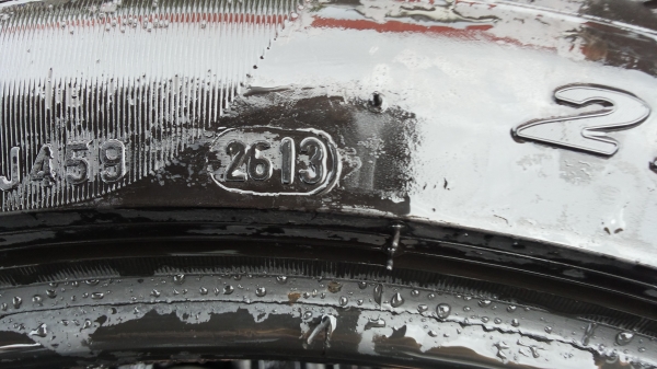 ขายยางขอบ 20 ขนาดยาง275-35-20  ปียาง 26/13 ยี่ห้อ PIRELLI  ประเทศ MADE IN GERMANY