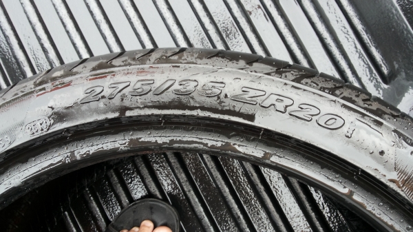 ขายยางขอบ 20 ขนาดยาง275-35-20  ปียาง 26/13 ยี่ห้อ PIRELLI  ประเทศ MADE IN GERMANY