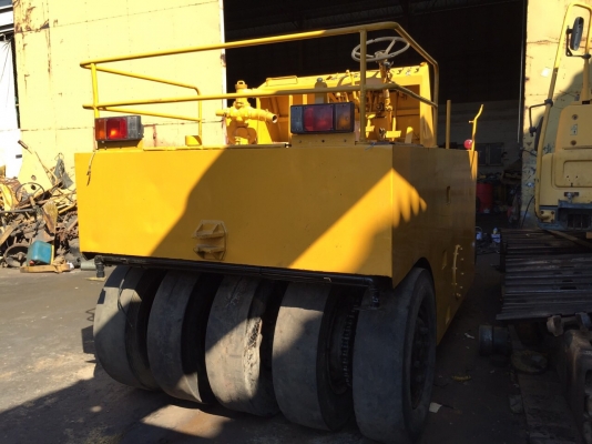 ขายด่วนรถบดล้อยาง9ล้อSAKAI TS7409 พร้อมใช้งาน