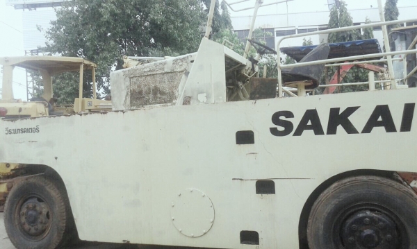ขายด่วนรถบดล้อยาง9ล้อSAKAI TS7409 พร้อมใช้งาน