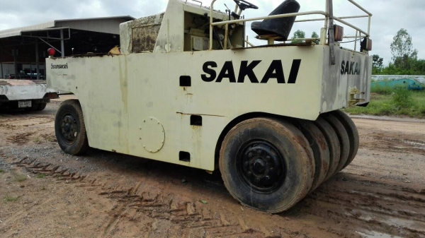 ขายด่วนรถบดล้อยาง9ล้อSAKAI TS7409 พร้อมใช้งาน