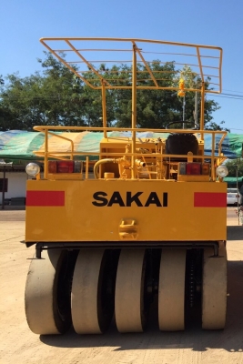 ขายด่วนรถบดล้อยาง9ล้อSAKAI TS7409 พร้อมใช้งาน