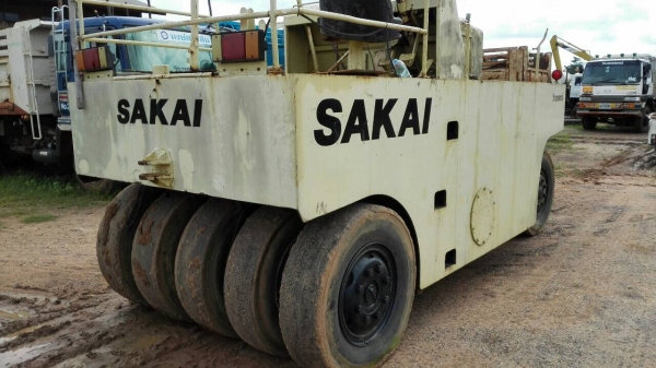 ขายด่วนรถบดล้อยาง9ล้อSAKAI TS7409 พร้อมใช้งาน