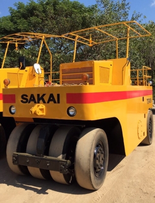 ขายด่วนรถบดล้อยาง9ล้อSAKAI TS7409 พร้อมใช้งาน