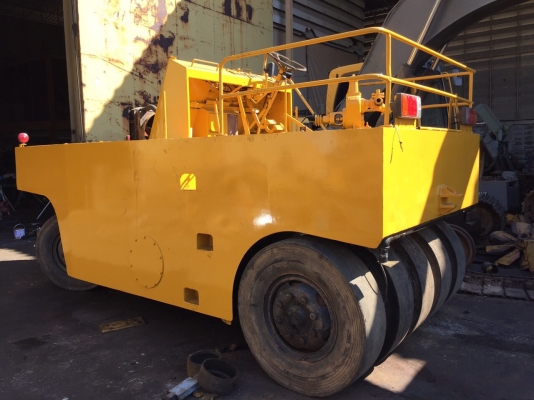 ขายด่วนรถบดล้อยาง9ล้อSAKAI TS7409 พร้อมใช้งาน