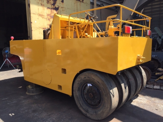 ขายด่วนรถบดล้อยาง9ล้อSAKAI TS7409 พร้อมใช้งาน