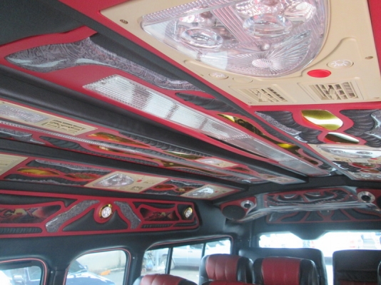 ขาย Toyota Commuter 2.5D4D แต่งVIP ปี13.