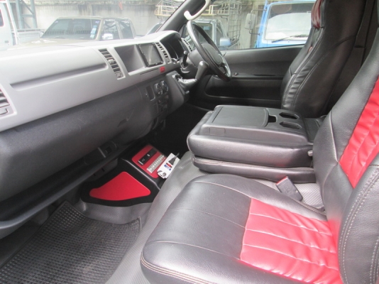 ขาย Toyota Commuter 2.5D4D แต่งVIP ปี13.