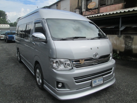 ขาย Toyota Commuter 2.5D4D แต่งVIP ปี13.