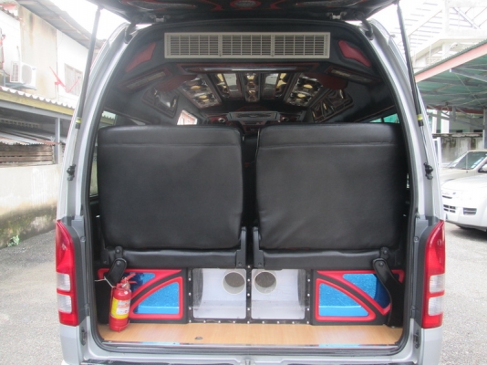 ขาย Toyota Commuter 2.5D4D แต่งVIP ปี13.