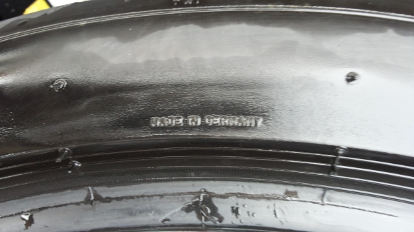 ขายยางขอบ 20 ขนาดยาง275-35-20  ปียาง 26/13 ยี่ห้อ PIRELLI  ประเทศ MADE IN GERMANY