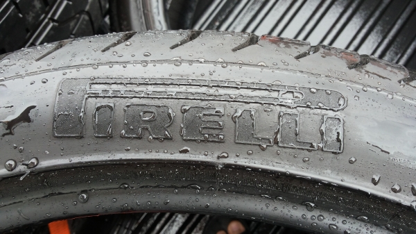 ขายยางขอบ 20 ขนาดยาง275-35-20  ปียาง 26/13 ยี่ห้อ PIRELLI  ประเทศ MADE IN GERMANY