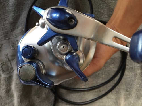 ขายรอกตกปลาไฟฟ้ามีหลายตัว ขายรอกตกปลาไฟฟ้ามีหลายตัว