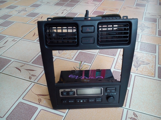 หน้ากากแอร์พร้อมสวิตช์แอร์ออโต้ ของรถTOYOTA CALDINA GT-T (ST215)