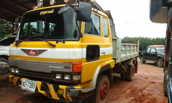 รถหกล้อดั้ม รถหกล้อดั้ม