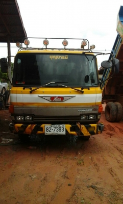 รถหกล้อดั้ม รถหกล้อดั้ม