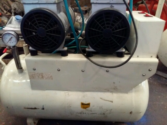 ปั้มลมไร้เสียง ไร้น้ำมัน 3แรง ถัง 64 ลิตร ปั้มลมไร้เสียง ไร้น้ำมัน 3แรง ถัง 64 ลิตร