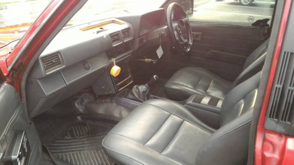 ขาย Hilux Hero 2.45 ดีเซล 2L-ll ปี 89  คัชซีไม่มีพุ ไม่เคยชนหนัก รถใช้ที่บ้าน เจ้าของขายเอง  แถมเครื่อง2JZ-GE AUTO(ไม่มีเลข)ไปเลย