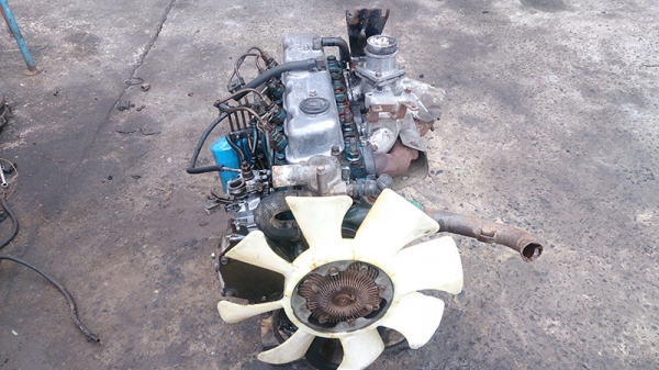 ขายเครื่องยนต์ดีเซลนิสสัน SD25 ราคาถูก