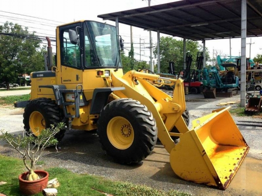 ขาย KOMATSU WA100-3 นำเข้าจากญี่ปุ่น 090-986-2521 อ๊อบ
