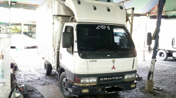 มิตซู แก็สLPG เครื่องโตโยต้า2JZ  3000ccเกียร์ออโต้ ตู้บรรทุกลงเล่ม ป้ายเล็กไม่ติดเวลา