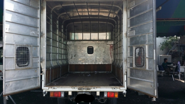 มิตซู แก็สLPG เครื่องโตโยต้า2JZ  3000ccเกียร์ออโต้ ตู้บรรทุกลงเล่ม ป้ายเล็กไม่ติดเวลา