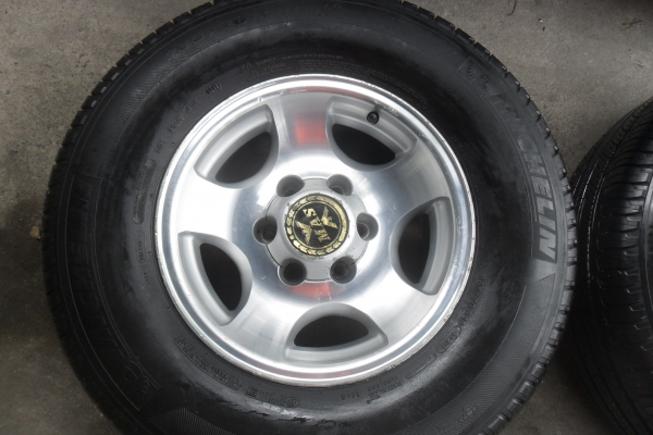 ล้อแม็ก 16นิ้ว 6รู พร้อมยาง สวยๆ 4 ล้อ ราคา 6800 บาท ล้อแม็ก 16นิ้ว 6รู พร้อมยาง สวยๆ 4 ล้อ ราคา 6800 บาท