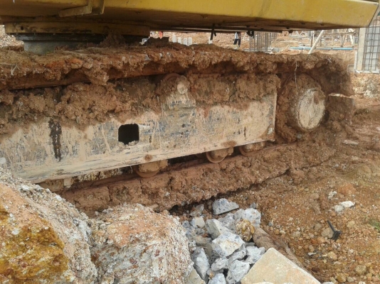 รถขุดPC60-6..เอกสารอินวอยล์ ไฟฟ้าครบ แอร์พร้อม ว่วงล่างเต็ม สวย