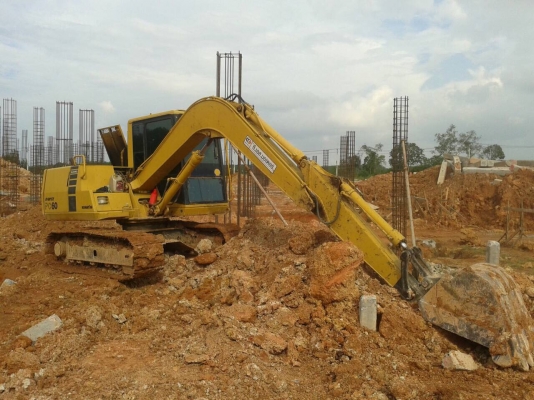 รถขุดPC60-6..เอกสารอินวอยล์ ไฟฟ้าครบ แอร์พร้อม ว่วงล่างเต็ม สวย