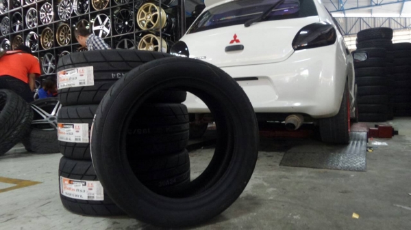 ยาง HANKOOK RS-3 195/50R15 เส้นละ 2,900 บาท