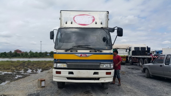 ขายรถ 6 ล้อตู้ ปี 39 ห้างแท้ ยาว 7.2 เมตร ขายรถ 6 ล้อตู้ ปี 39 ห้างแท้ ยาว 7.2 เมตร