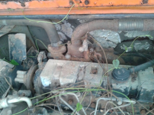 (ลงขายใหม่)รถขุดมีเก๋งตู้รถจอดหนูทำรัง..HALLA HE50 ขายตามสภาพ..มีใบดันหน้า