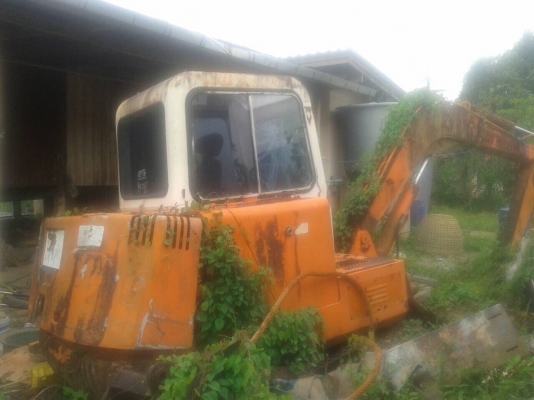 (ลงขายใหม่)รถขุดมีเก๋งตู้รถจอดหนูทำรัง..HALLA HE50 ขายตามสภาพ..มีใบดันหน้า