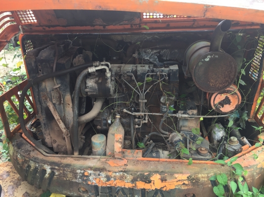 (ลงขายใหม่)รถขุดมีเก๋งตู้รถจอดหนูทำรัง..HALLA HE50 ขายตามสภาพ..มีใบดันหน้า